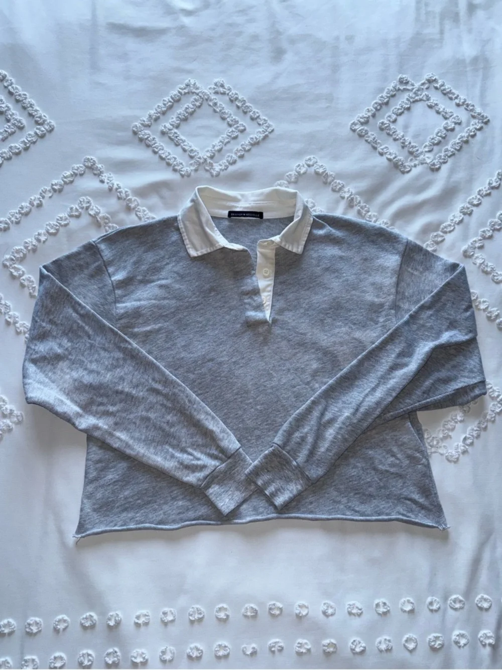 Brandy Melville Collared Long Sleeve Crop Top - Picture 1 of 7